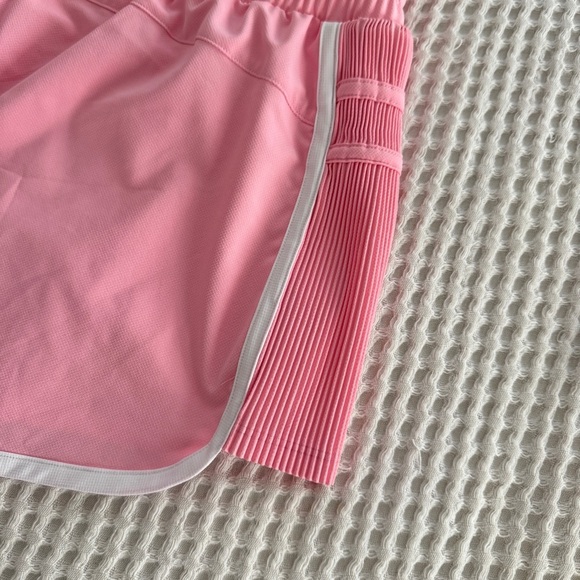 All In Motion Women's Light Pink Dolphin Athletic Shorts - NWT szM - Picture 7 of 7
